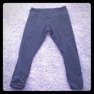 Black lululemon crops